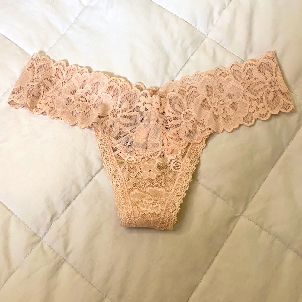 NWT XS Victoria Secret Lacy Thong Panties